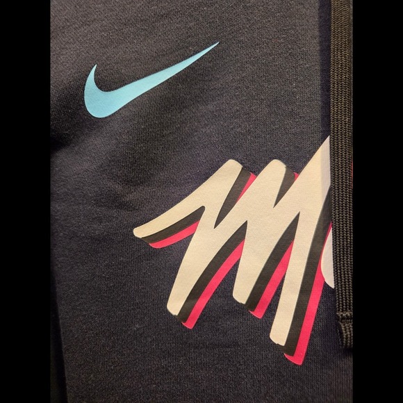 Miami Heat Hoodie XL Navy Nike Vice City Edition Essential Logo Pullover NBA - Picture 3 of 9